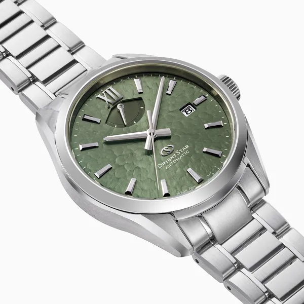 34 FOrient Star Contemporary M8 Date Automatic
